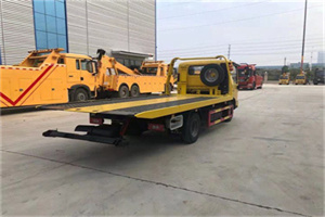 钦北非事故拖车