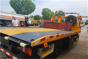 钦北附近拖车电话号码服务